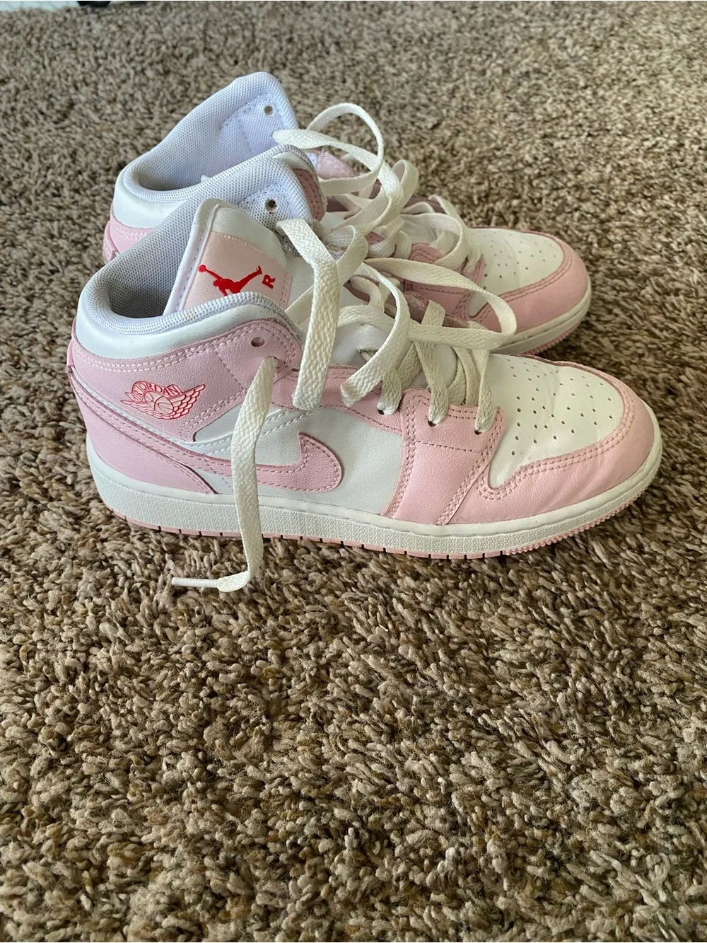 Nike Air Jordan 1 Mid Pink Foam Valentines kids Sz 4Y